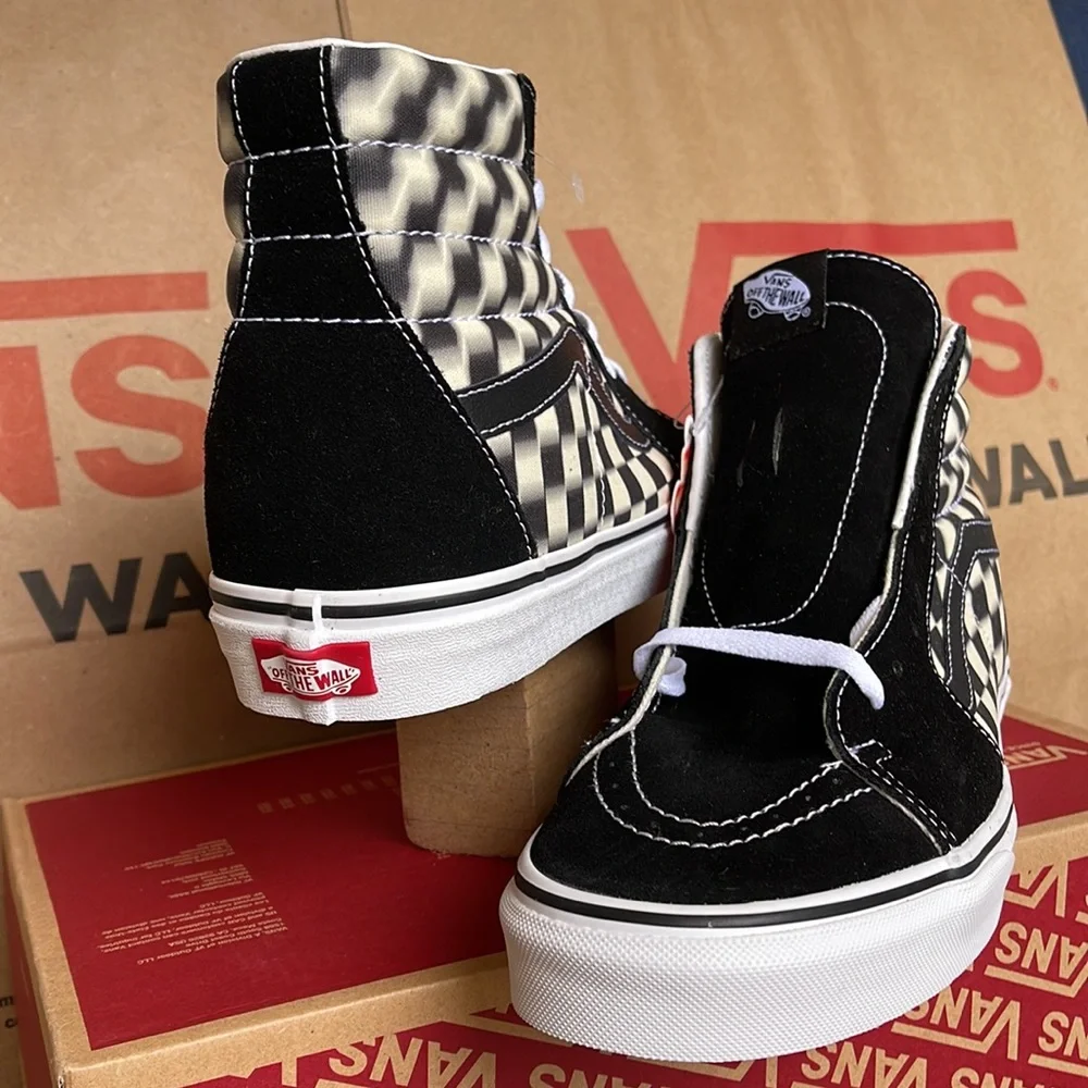 NWB Unisex Vans Sk8-Hi Black & White 